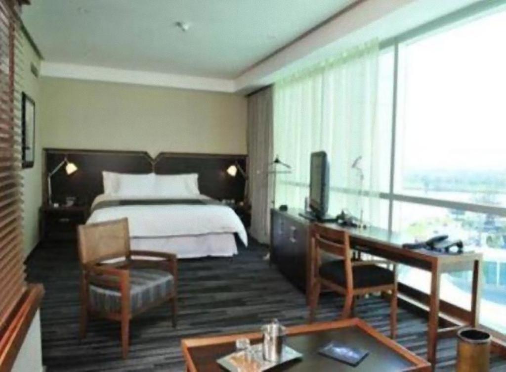 Hotel Dreams Valdivia Cameră foto A room at the hotel